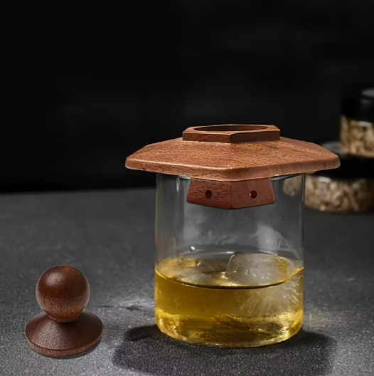 Zestaw do wędzenia whisky i innych napojów z sześciokątną, ciemnobrązową wędzarką i 4 aromatami